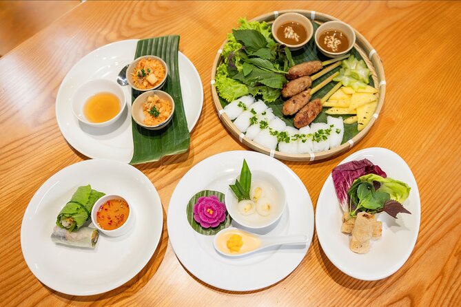 M.O.M Cooking Class in Saigon - Getting ready at the studio: timing, group size, and the studio feel