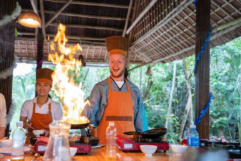 Mad Monkey Hoi An Cooking Class & Bamboo Boats - Price and value: why $27 can work here