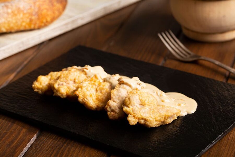 Madrid: 10 Tapas 2.5-Hour Cooking Class - How the class runs in real life: groups of 3–4 and shared stations