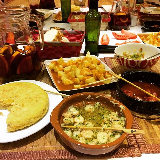Madrid: Half-Day Spanish Cooking Class - The market stop in the paella option: shop like locals