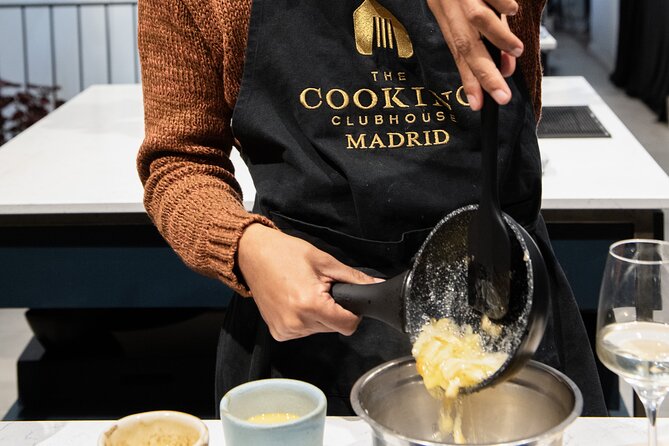 Madrid Spanish Omelet Cooking Class and Bottomless Wine brunch - Key Things I’d Plan Around