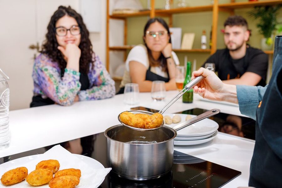 Madrid: Tapas & Paella Cooking Class with Expert Chef - Drinks Included: Unlimited Beer, Wine, and Sodas
