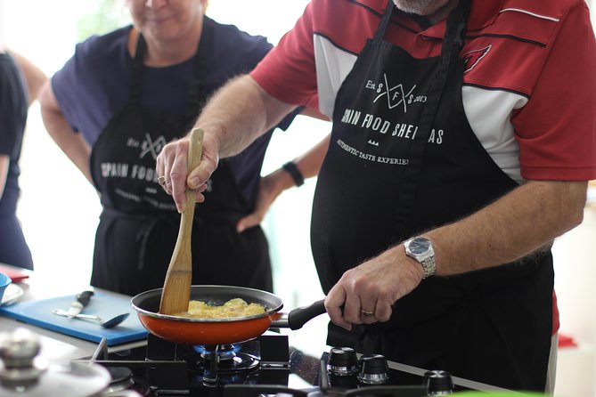 Malaga Tapas Cooking Class - Daytime vs evening sessions: what changes in real life