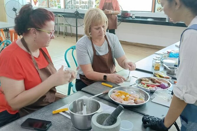 Malay Culinary Journey Cooking Class for the Adventurous Foodie - Santi and the Teaching Style: Friendly, Fun, and Practical
