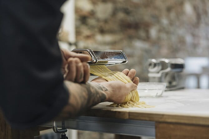MaMa Florence Guided Market Tour and 4 Course-Pasta Cooking Class - San Lorenzo Market to MaMa Florence: how the day actually flows