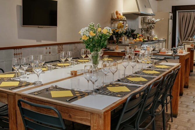 MaMa Florence Guided Market Tour and 4 Course-Pasta Cooking Class - Inside the AC kitchen: what you’ll learn (and why the teaching style matters)