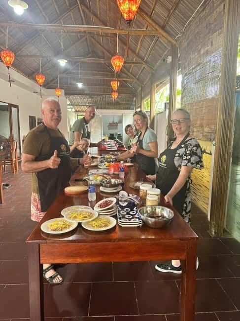 Market Tour, Basket Boat Ride & Cooking Class by Hangcoconut - A smooth start in Hoi An before you hit the coconuts