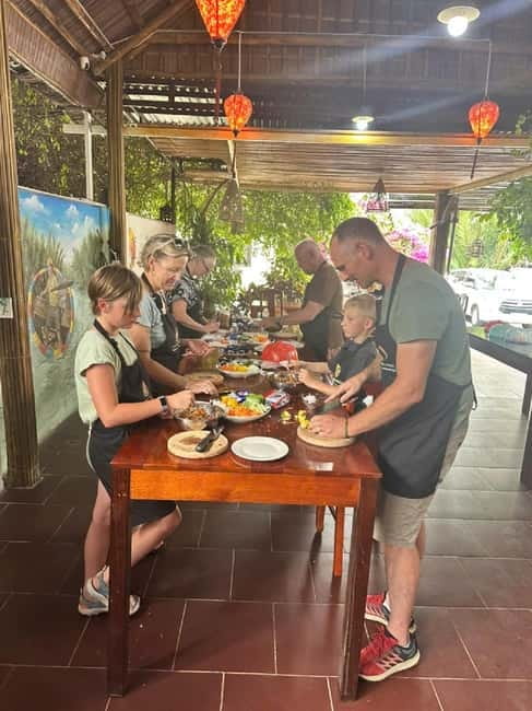 Market Tour, Basket Boat Ride & Cooking Class by Hangcoconut - Bay Mau basket boat ride: calm water, then traditional crab catching
