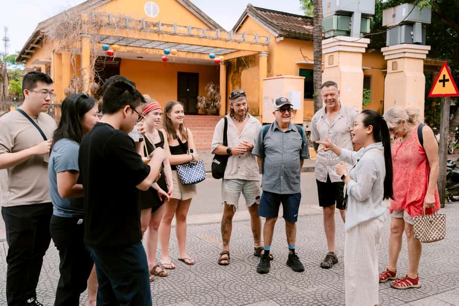 Market Tour - Cooking Class - Coconut Boat Riding - Guides and Atmosphere: Why It Feels Personal