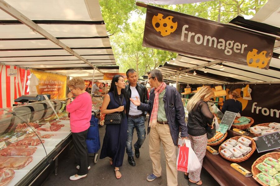 Market Visit and Cooking Class with a Parisian Chef - What happens at the market: choosing ingredients like a local