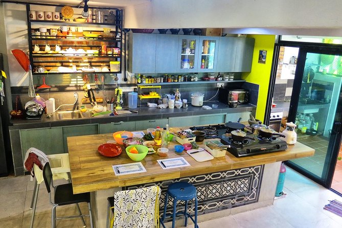 Market Visit & Private Hands-on Cooking Class at Daun Senja - Key highlights