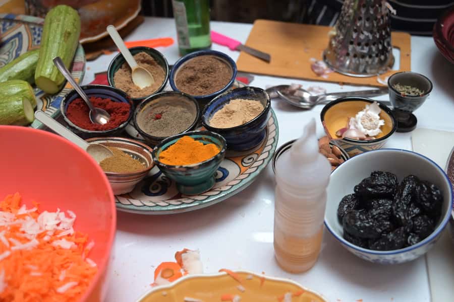 Marrakech: Moroccan Cooking Class for vegetarians and vegan - Cooking in a private Moroccan home: tea, family talk, and a terrace pace