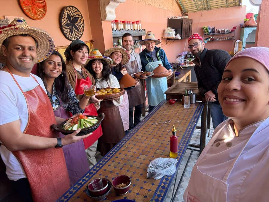 Marrakech: Moroccan Cooking Class with a Local Family - Arriving at the Andalusia Restaurant and Stepping into the Medina