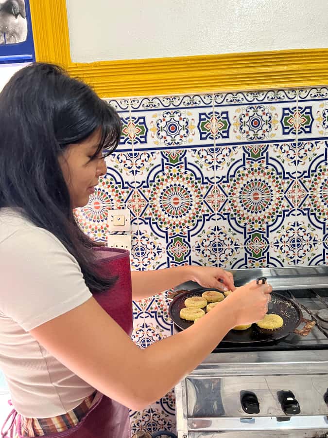 Marrakech: Traditional Moroccan Crepes & Bread Cooking Class - Group size and language: why the small class feels personal