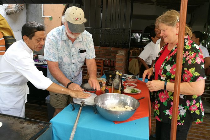 Mexican Cooking Class & Market Tour with a Professional Chef - Mercado Central: where the menu gets real