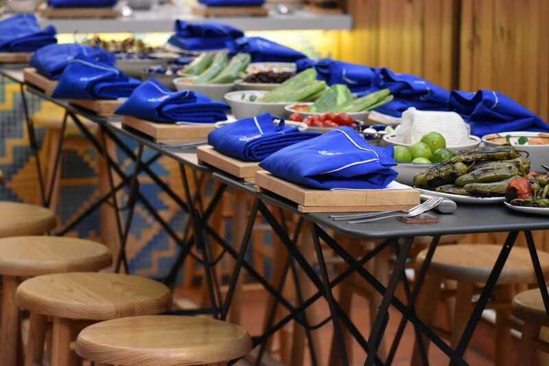 Mexico City: Street Taco Cooking Class & Market Tour - Chili, raw cacao, fruit, and the bug tasting moment