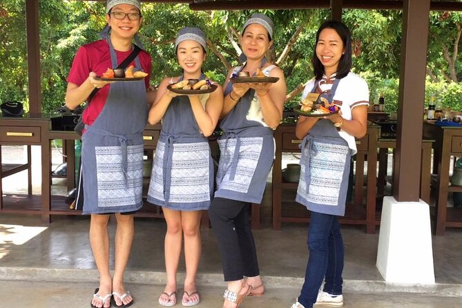 Morning Cooking Class in Traditional Pavilion with Beautiful Garden - Chiang Mai - Refreshments and Dessert: Mango Sticky Rice Plus One Pick