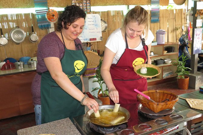 Morning Thai cooking class - Picking your five dishes before class starts