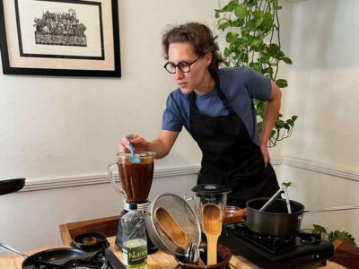 Muchos moles: Multi-variety mole cooking class and feast - Meeting up and getting set: home-kitchen energy in Condesa