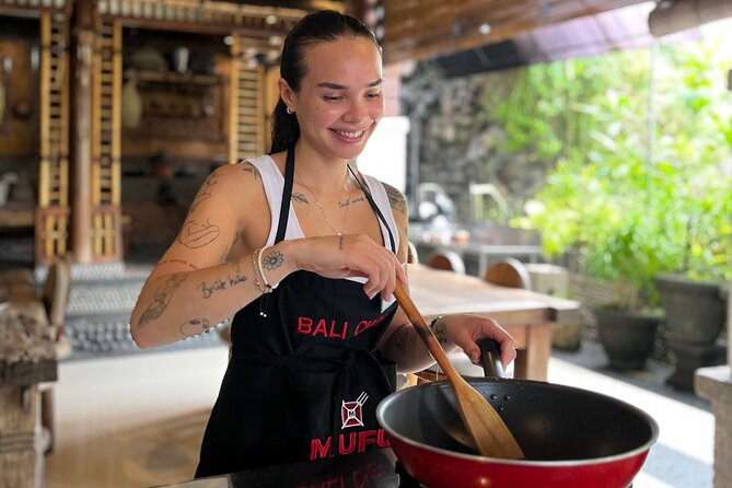 Mufu Rendang Cooking Class Kuta - Getting oriented at Warung Mufu Kuta (start time, setup, and flow)