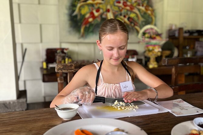 Mufu Rendang Cooking Class Kuta - The morning market tour: spices, produce, and what you’ll actually use later