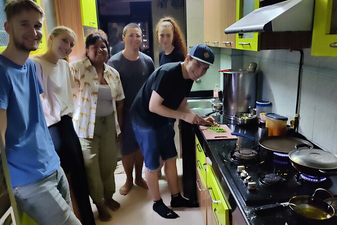 Mumbai Market Tour & Maharashtrian Cooking Class with Chef Reshma - Santacruz Market: Where You Learn to Choose Ingredients
