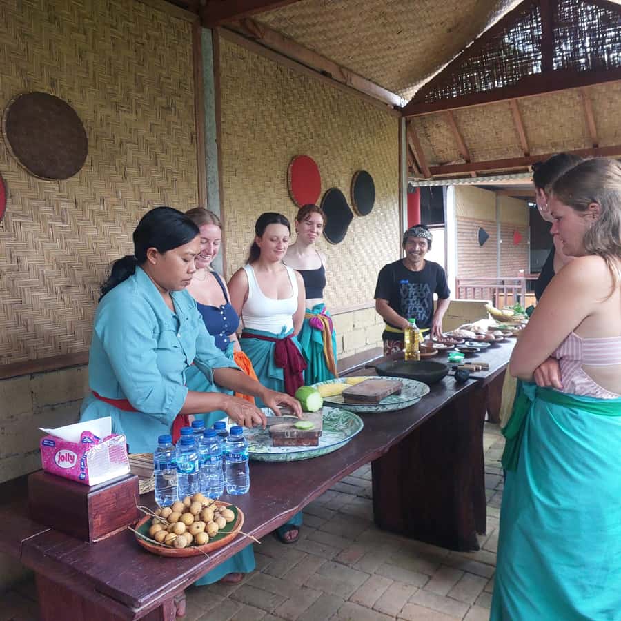 Munduk Balinese Cooking Class lunch/Dinner at a Local Home - How the session starts (and why the timing feels right)