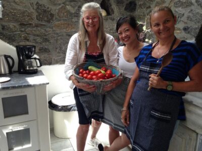 Mykonos: Cooking Class with Food and Wine - The Welcome Snacks and Drinks That Set the Mood