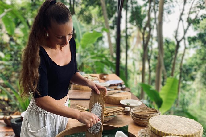 Mystery Mountain Cooking Class Sidemen - Sidemen Hills and an Open-Air Kitchen You Can Smell