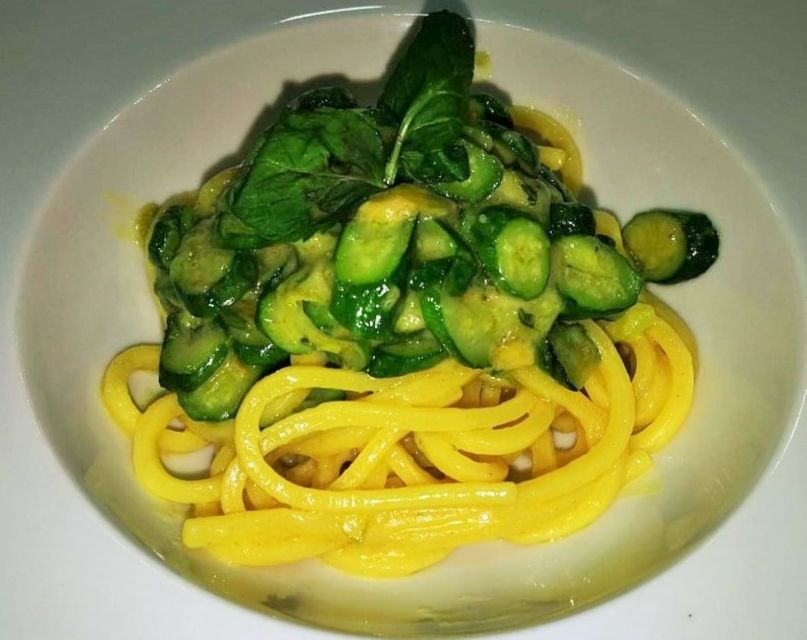 Naples: Fresh Pasta Cooking Class and Dinner with a Local - Drinks, pacing, and how to get the best night