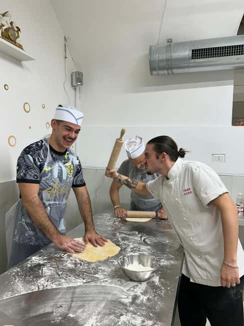 Naples: Pasta and Tiramisu Cooking Class with Local Chef - Key things that make this cooking class worth your time