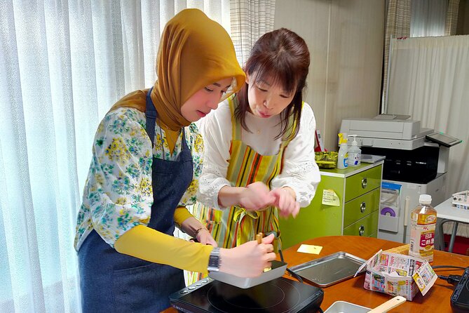 Near Fushimiinari: Kyoto Home Cooking Class & Supermarket tour - Entering a Kyoto home near Fushimi-Inari (and why the location matters)