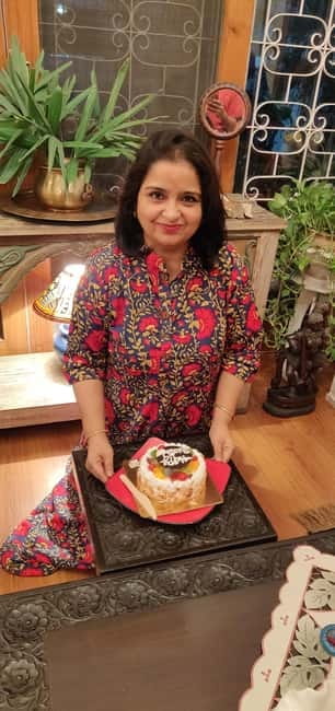 New Delhi: Traditional Indian Cooking Class & Market Visit - How Lubna Teaches Spices That You Can Recreate at Home