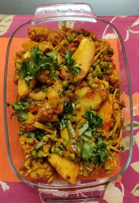 New Delhi: Traditional Indian Cooking Class & Market Visit - The Cooking Session: Three Main Dishes Plus Breads and Rice