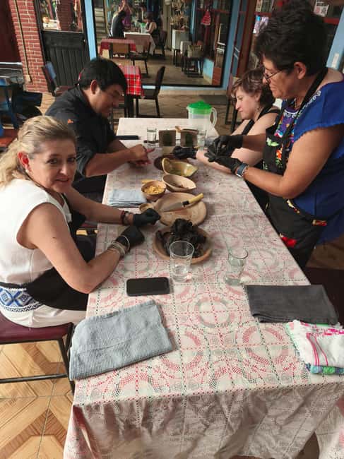 Oaxaca: Traditional Oaxacan Cooking Class - Molcajete Sauces: Why the Method Matters as Much as the Ingredients