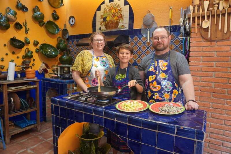 Oaxaca: Traditional Oaxacan Cooking Class with Market Visit - Oaxaca market visit: where the flavors start