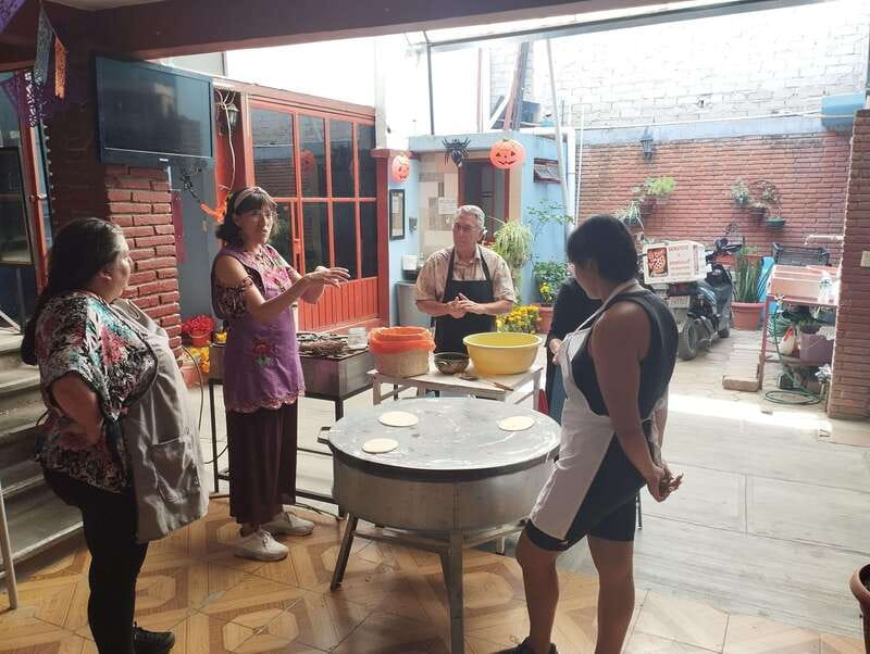 Oaxaca: Traditional Oaxacan Food Cooking Class - Mole, mezcal, and chocolate de agua: tastings with a point
