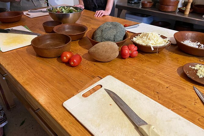 Oaxacan Vegetarian Cooking Class - Back to the kitchen: tasks on a traditional stove