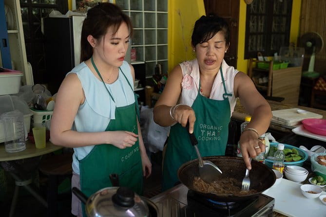 Organic Thai cooking class - Open-air kitchen with garden views: the setting matters
