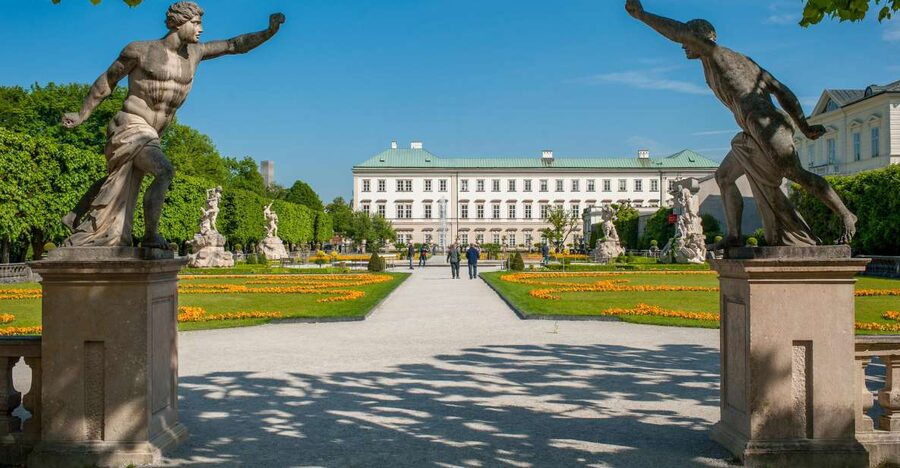 Original Sound of Music Tour & Edelweiss Cooking Class - Photo stop at Schloss Leopoldskron (and why it matters)