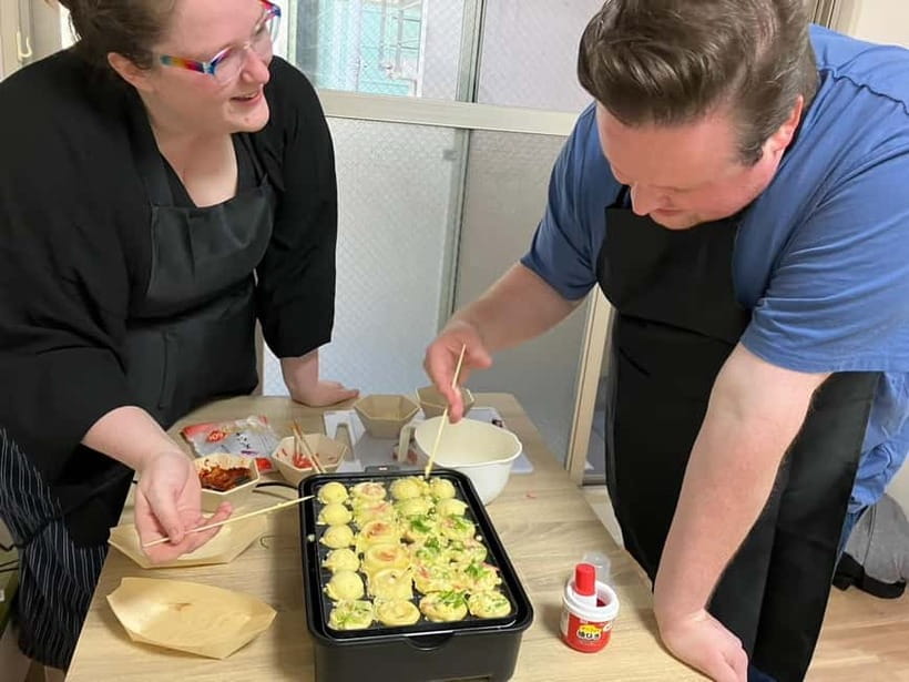 Osaka : Cooking Class Okonomiyaki & Takoyaki course in Nanba - Key things to love about this Namba cooking class