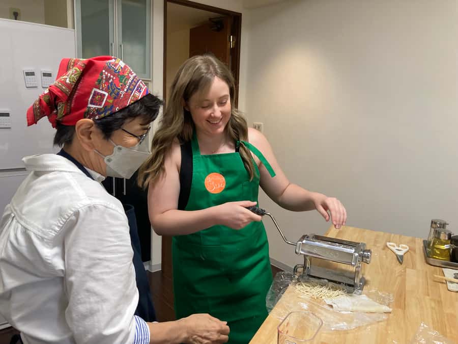 Osaka: Ramen and Gyoza Cooking Class in Dotonbori - Small-group help at Cooking Sun Osaka (Room 807 instructions that matter)