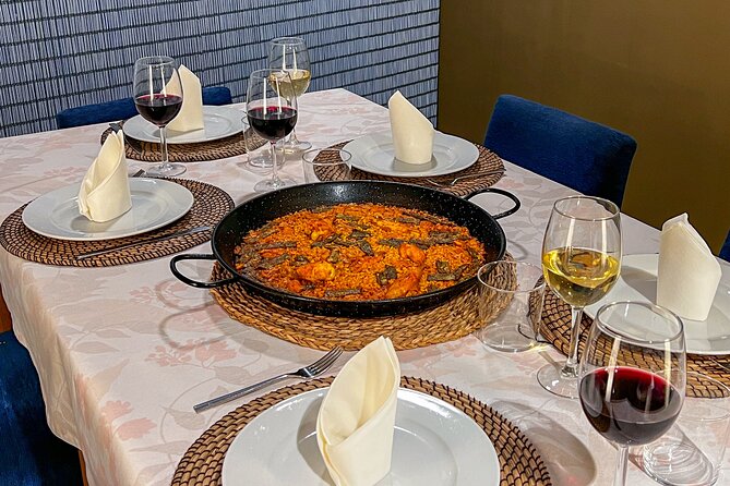 Paella Cooking Class, Wine Tasting & Central Market in Valencia - Meeting point and timing: don’t lose time