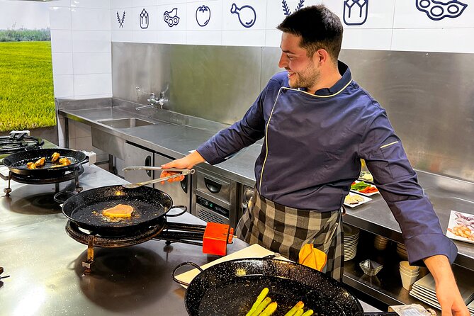 Paella Cooking Class, Wine Tasting & Central Market in Valencia - Should you book this Valencia paella experience?