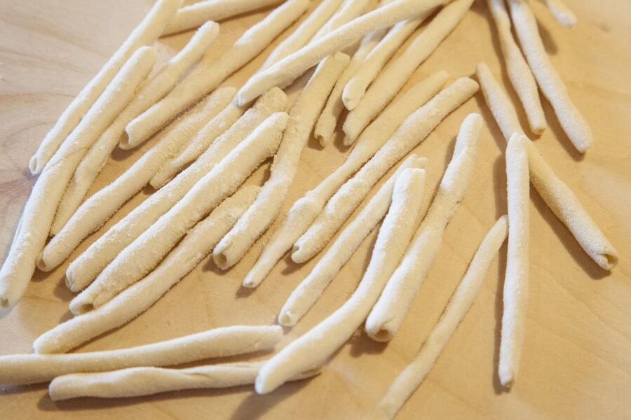 Palermo: Pasta & Tiramisu Cooking Class at a Local's Home - Learning two iconic pasta types from scratch
