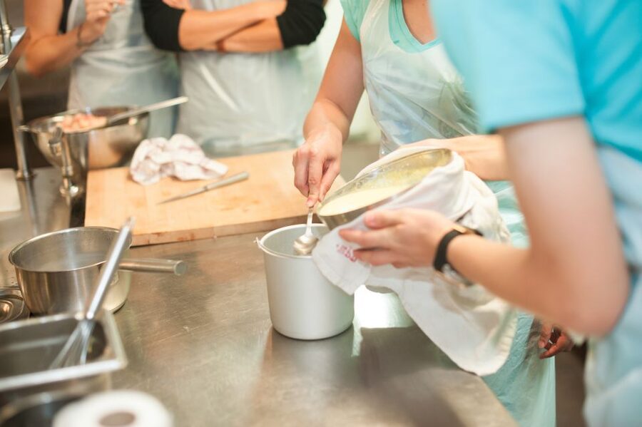 Paris: Full-Day Cooking Class with 3-Course Lunch - Group size, station work, and how much time you spend cooking