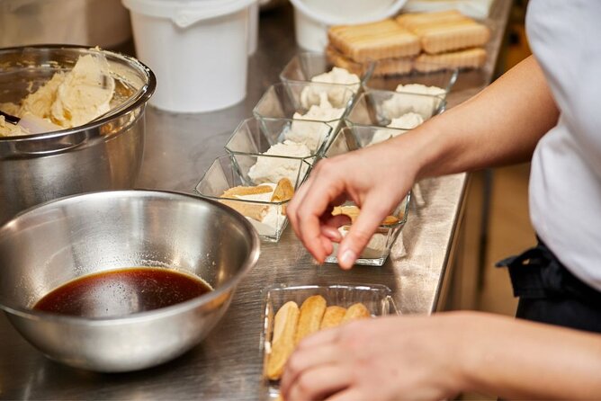 Pasta and Tiramisu Cooking Class in Rome, Piazza Navona - Bruschetta and drinks: the lunch rhythm while the kitchen finishes