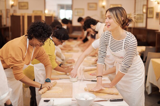 Pasta Cooking Class in Rome - Fettuccine Class in Piazza Navona - Small-group fettuccine class: the real benefit is the coaching ratio