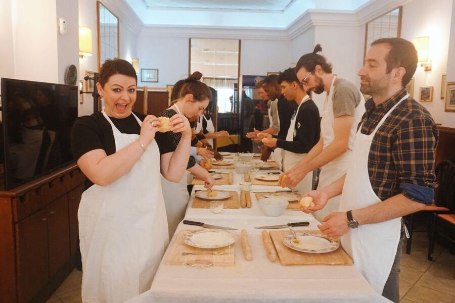 Pasta Cooking Class with Pesto Sauce Making in Rome Center - Meeting Point Made Simple: Piazza Navona, Ristorante Panzirone