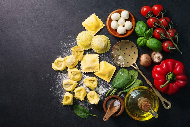 Pasta Making Experience - Cooking Class - The small-group format and who runs the show